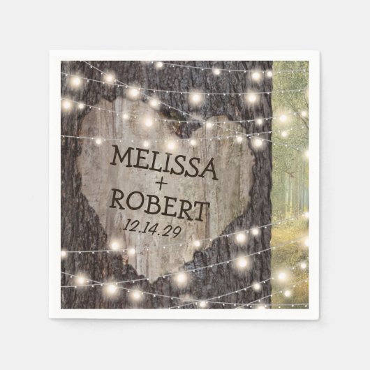Carved Heart Tree Wedding | Rustikale String Light Serviette (Vorderseite)