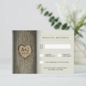 Carved Initials Heart Oak Tree Wedding RSVP Karten (Stehend Vorderseite)