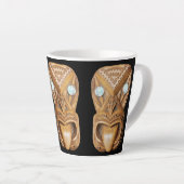 Carved Maori Tiki Face Thunder_Cove Milchtasse (Rechte Ecke)