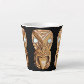 Carved Maori Tiki Face Thunder_Cove Milchtasse (Vorderseite)