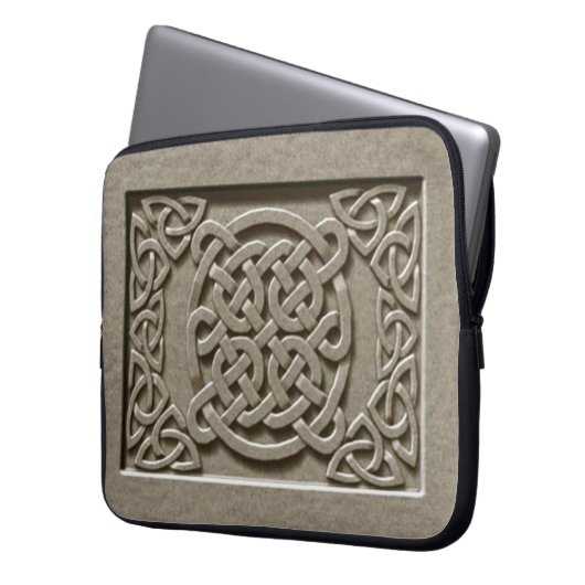 Carved Stone Texture Celtic Knots Laptop Sleeve (Vorderseite Links)