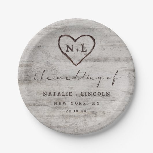 Carved Sweethearts Rustic Birch Wedding Monogram Pappteller (Vorderseite)