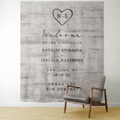 Carved Sweethearts Rustic Birch Wedding Willkommen Wandteppich (Beispiel)