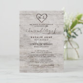 Carved Sweethearts Rustic Birch Wood Tree Wedding Einladung (Stehend Vorderseite)