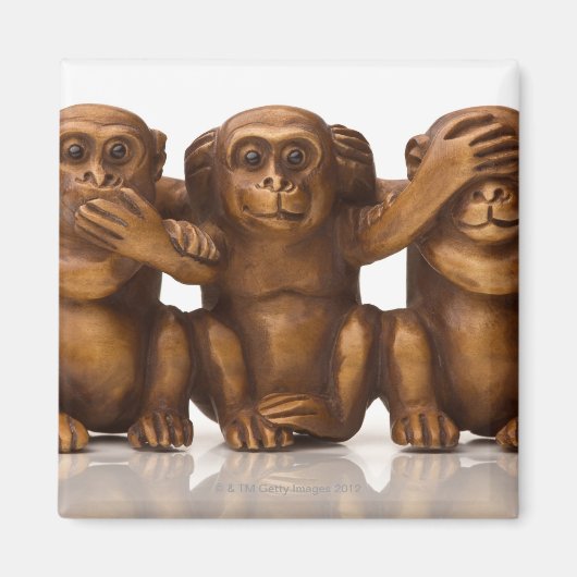 Carving of three wooden monkeys magnet (Vorne)