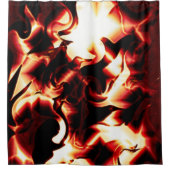 Carvingfeuer auf dunkelrotem Hintergrund Duschvorhang (Vorderseite)