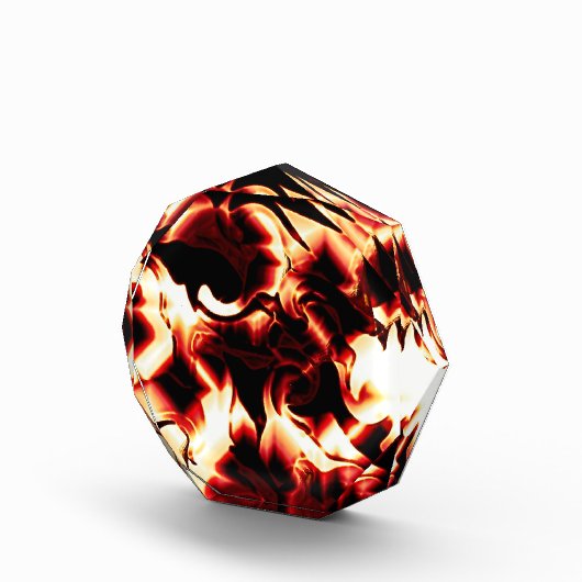 Carvingfeuer auf dunkelrotem Hintergrund Fotoblock (Rechts)