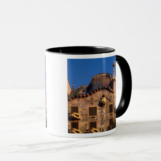 Casa Batilo, Gaudi Architecture, Barcelona, Tasse (VorderseiteRechts)
