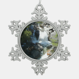 Cascade Falls im Yosemite National Park Schneeflocken Zinn-Ornament