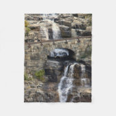 Cascading Through Stone Fleecedecke (Vorderseite)