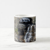 Cascading Through Stone Kaffeetasse (Mittel)