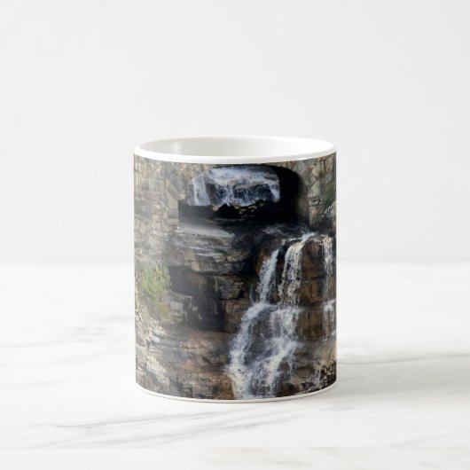 Cascading Through Stone Kaffeetasse (Mittel)