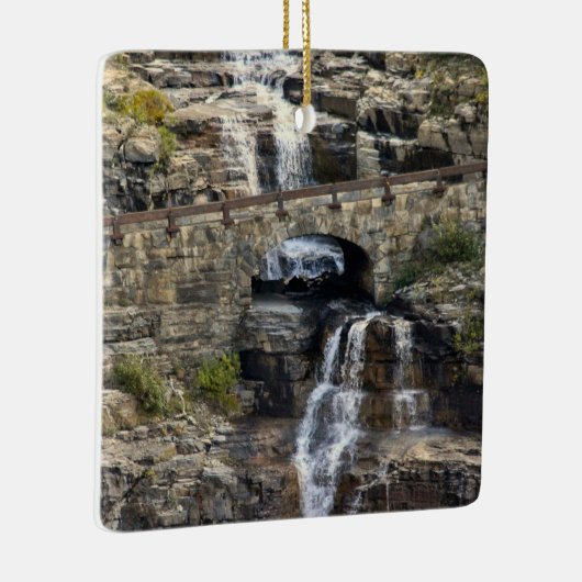 Cascading Through Stone Keramikornament (Rechts)