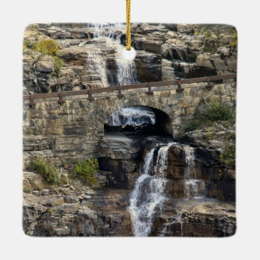 Cascading Through Stone Keramikornament (Rückseite)