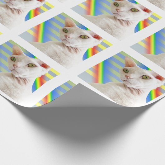 Casper White Devon Rex Cat Rainbow Strip Geschenkpapier (Ecke)