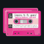 CASSETTE TAPE Moderne Vintage Diskothek Geburtstag Einladung<br><div class="desc">von kat massard >>> https://linktr.ee/simplysweetpaperie <<< Ein Retro-Kassettendesign für Ihren GEBURTSTAG - originelles Design perfekt für eine Vintage oder Disco 70er oder 80er Party TIP :: 1. Um Grafiken und Schriftart zu ändern/zu verschieben und mehr Text hinzuzufügen, klicken Sie auf den Button "Anpassen". - - - - - - -...</div>