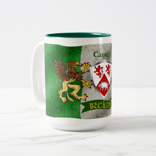 Cassidy Irish Shield mit/einer beschädigten persön Zweifarbige Tasse (Vorderseite Links)