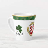 Cassidy Irish Shield & Tartan Personalisiert Milchtasse (Linke Ecke)