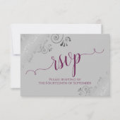 Cassis on Gray Silver Lace Calligraphy Wedding RSVP Karte (Vorderseite)