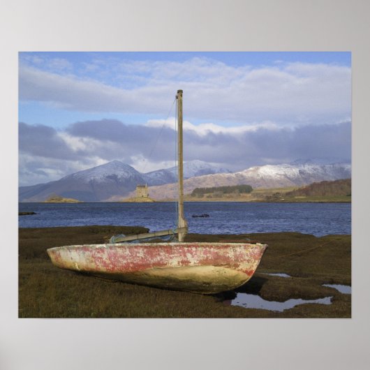 Castle Stalker mit Fischerboot im Poster (Vorne)