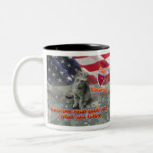 Cat Adoptiere Veteran für lebenslange Freundschaft Zweifarbige Tasse (Links)