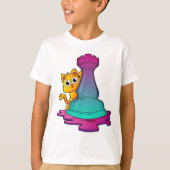 Cat at Chess with Chess piece Rook T-Shirt (Vorderseite)