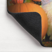 Cat Between Pumpkins Mousepad (Ecke)