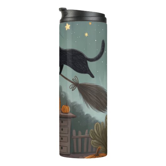 Cat & Broom Duo | Magical Halloween Night Thermosbecher (Nach rechts gedreht)