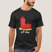 Cat chup Funny Red Ketchup Cat Pun Dark BG T-Shirt (Vorderseite)