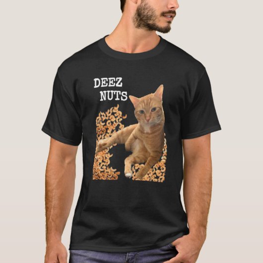 Cat DEEZ NUTS Witz mit Cashews T-Shirt (Vorderseite)