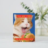 Cat Eating Cheeseburger Einladungspostkarte (Stehend Vorderseite)