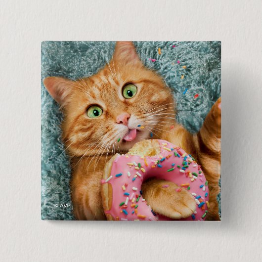 Cat Eating Donut Button (Vorderseite)