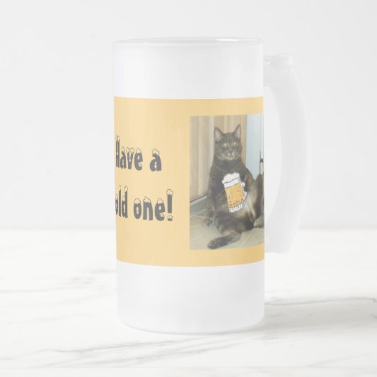 Cat Enjoys A Beer Mattglas Bierglas (VorderseiteRechts)
