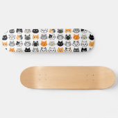 Cat Faces | Niedliche, lustige und annoyed Katzen Skateboard (Horizontal)