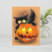 Cat Fun Halloween Character biting a Pumpkin   Einladung (Stehend Vorderseite)