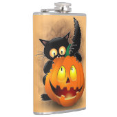 Cat Fun Halloween Charakter beißt einen Kürbis Flachmann (Rechts)