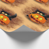 Cat Fun Halloween Charakter beißt einen Kürbis Geschenkpapier (Ecke)