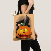 Cat Fun Halloween Charakter beißt einen Kürbis Tasche (Von Nahem)