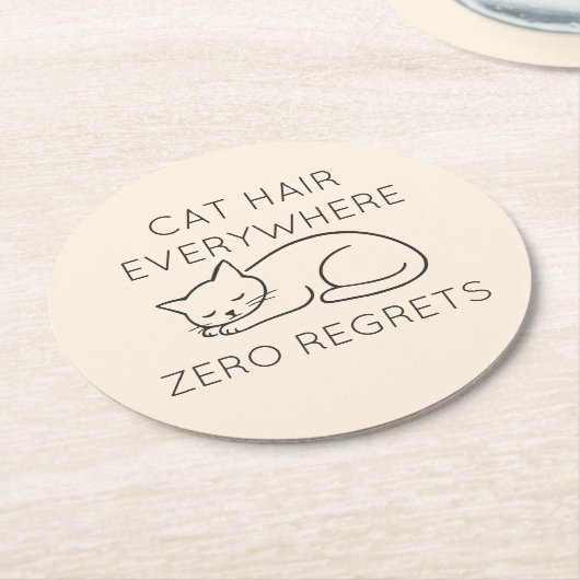 Cat hair everywhere zero regrets runder pappuntersetzer (Angewinkelt)