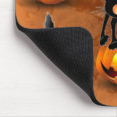 Cat Halloween erschreckter Cartoon auf Kürbiskröte Mousepad (Ecke)