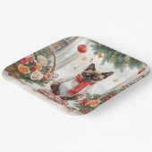 Cat is arranging Christmas Flowers Pappteller (Gewinkelt)