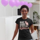 Cat Lady unterstützt Kamala in einer lebendigen Au T-Shirt