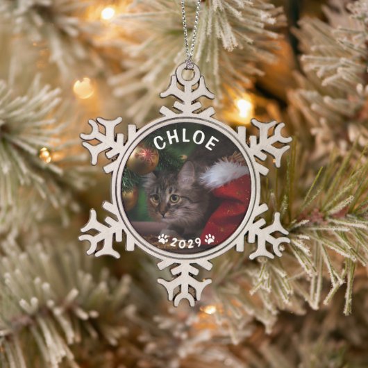 Cat Name Year Paw Prints Holiday Foto Schneeflocken Zinn-Ornament (Baum)