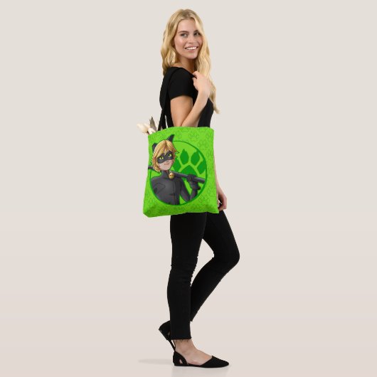 Cat Noir Green Abzeichen Tasche (Am Model)