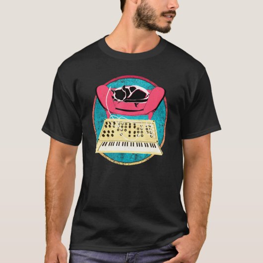 Cat On Synthesizer T-Shirt (Vorderseite)