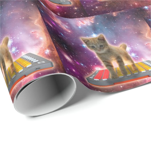 Cat on synthesizers in space geschenkpapier (Rolleneckpunkt)