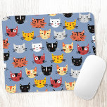 Cat Pattern Blau Mousepad<br><div class="desc">Viele niedliche Katzen auf einem mittelblauen Hintergrund. Katzen Liebe eine Maus. Originelle Kunst von Nic Squirrell.</div>