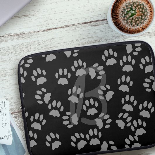 Cat Paw Print Pattern Mit Monogramm Schwarz und Gr Laptopschutzhülle