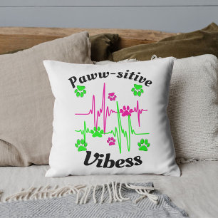 Cat Paws Vibes Cuddles auf Niedlichem, modernen, s Kissen
