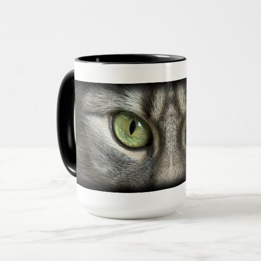 Cat Portrait with Striking Green Eyes Tasse (Vorderseite Links)